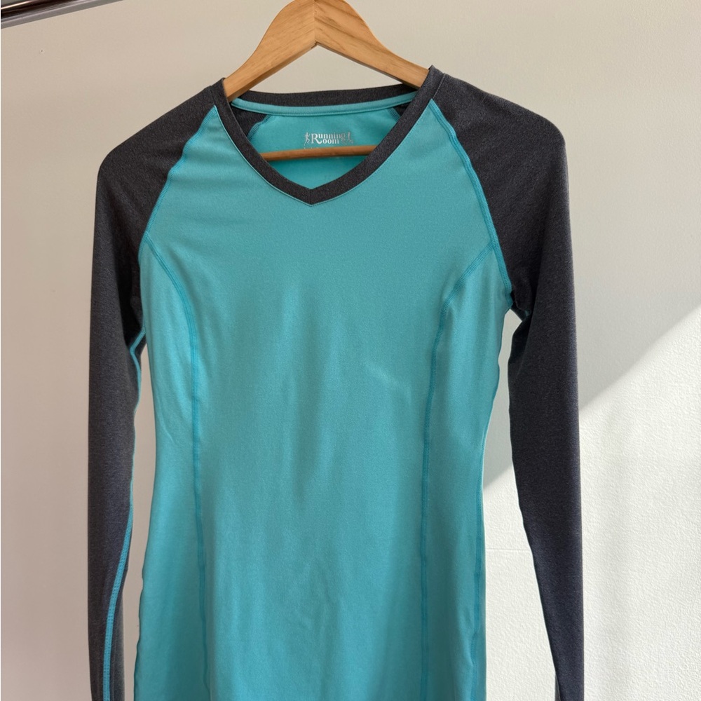 Running Room Longsleeve - Picture 2 of 7